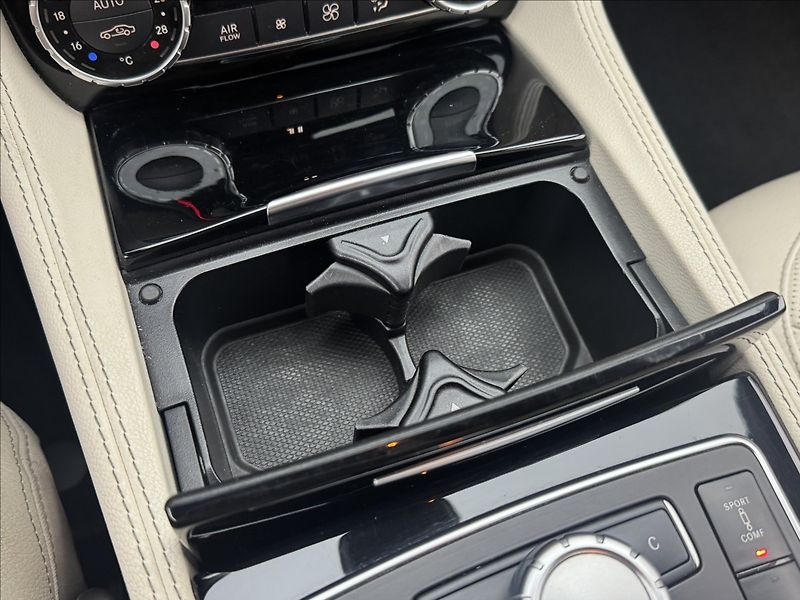 Mercedes-Benz CLS 3,0 DPH 4X4 H/K AMG LED ACC ČR - fotka 29 z 59