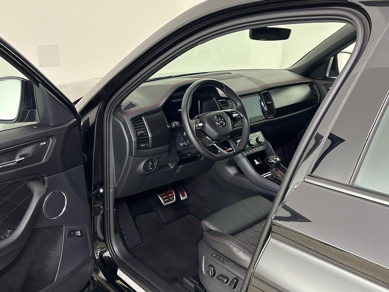 Škoda Kodiaq RS 4x4 DSG - fotka 6 z 30