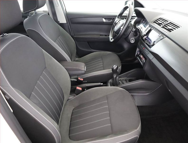 Škoda Fabia (2021) Style 1.0 TSI, ČR,1.maj - fotka 7 z 20