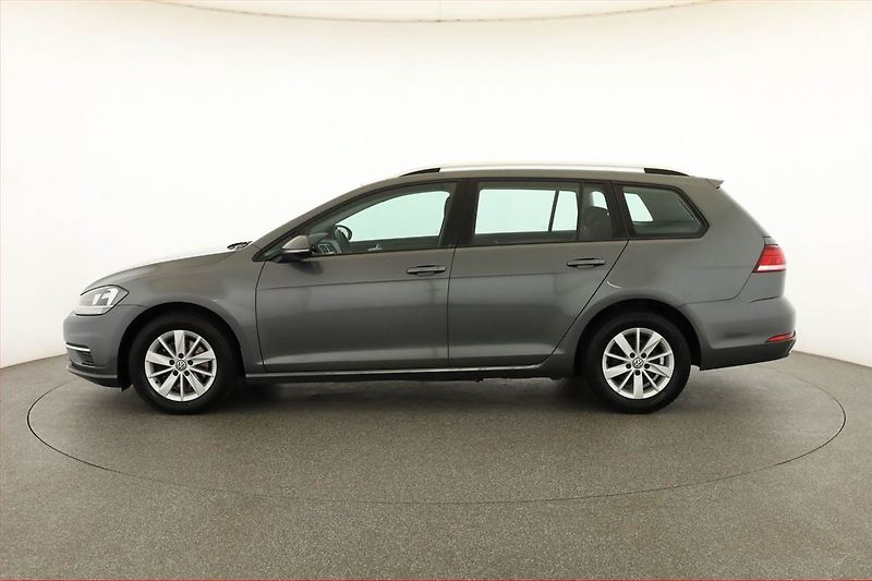 Volkswagen Golf (2018) 1.0 TSI, Tempomat - fotka 3 z 19