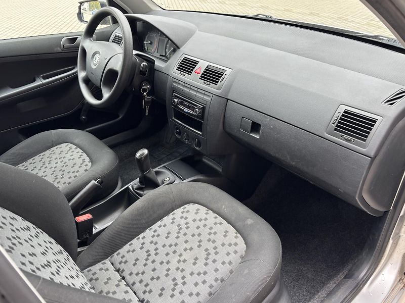Škoda Fabia (2006) 1.2i 40kw  Nová STK - fotka 9 z 18