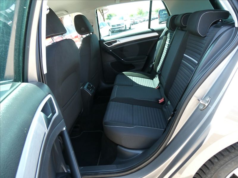 Volkswagen Golf 1,2 TSi 63kW CUP, 2.majitel - fotka 22 z 41