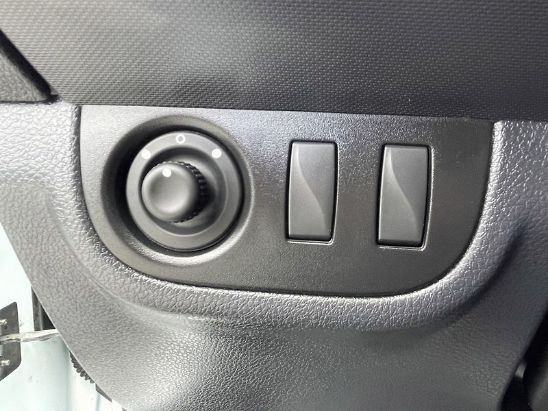 Dacia Sandero (2020) 1.0 TCe,54kW,Klima,ČR - fotka 19 z 28