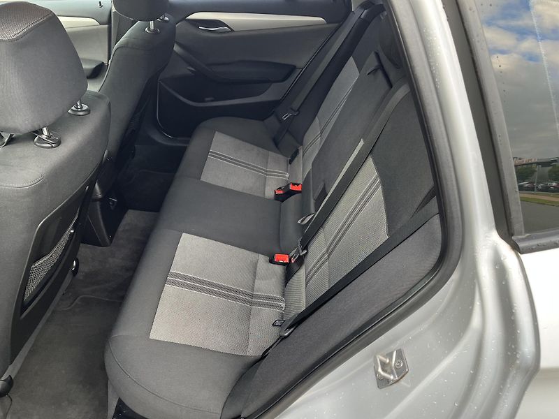 BMW X1 XDRIVE 18D - fotka 8 z 25