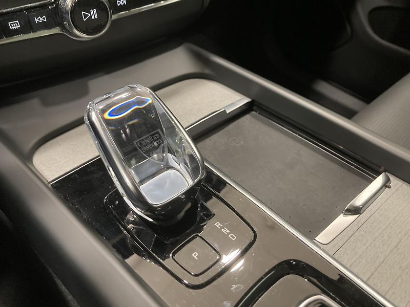 Volvo XC60 T6 eAWD ULTRA DARK - fotka 26 z 26
