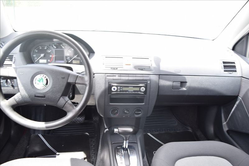 Škoda Fabia 1,4 i 55KW NOVÁ STK AUTOMAT - fotka 29 z 44