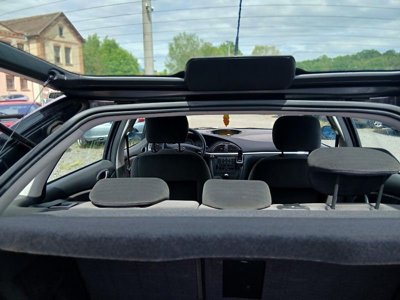 Citroën C5 2.0 HDI, klima - fotka 26 z 26