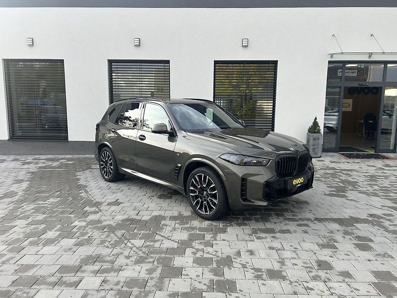 BMW X5 xDrive40d M Sport Pro - fotka 2 z 33