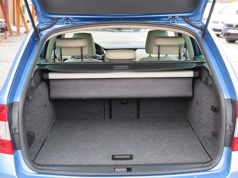 Škoda Octavia (2013) 2.0TDi, Elegance, bixen, navi - fotka 7 z 36