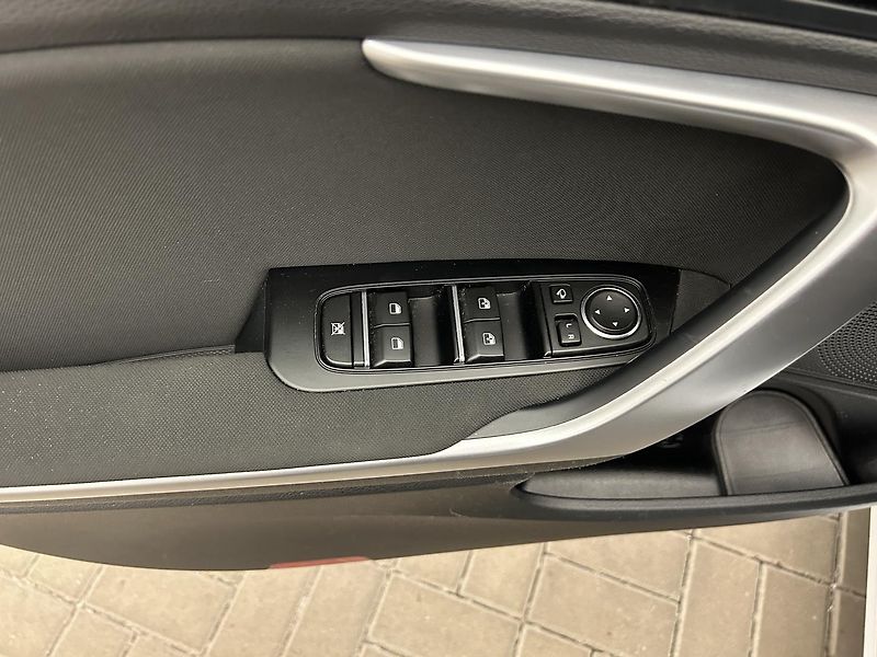 Kia Ceed 1.5 T- GDI TOP - fotka 16 z 23