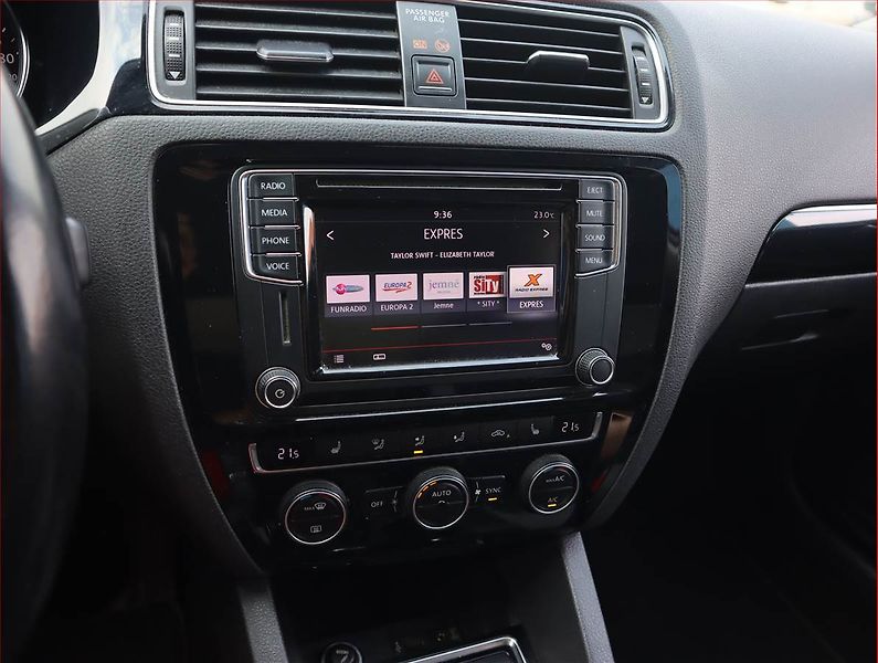 Volkswagen Jetta (2017) 1.4 TSI, Serv.kniha, Tempomat - fotka 12 z 18
