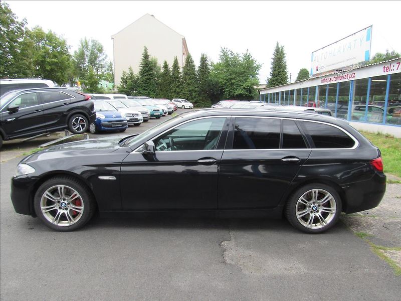 BMW Řada 5 3,0 d 530d xDrive - fotka 7 z 35