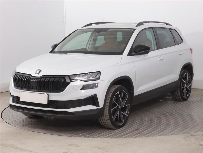 Škoda Karoq (2023) Style 1.5 TSI - fotka 2 z 18
