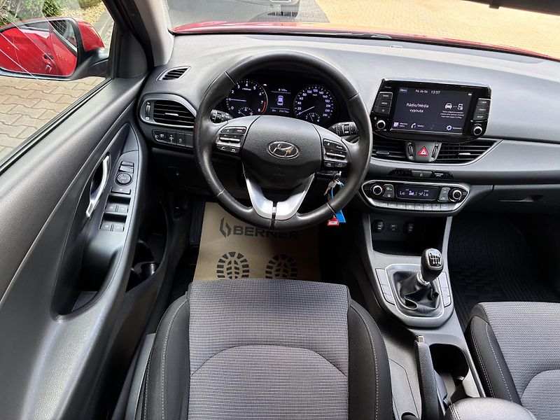 Hyundai i30 1.0T-GDi88kW DIGI KLIMA TAŽNÉ  - fotka 15 z 25