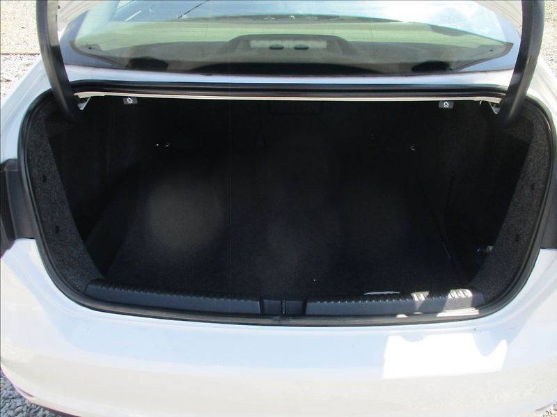 Volkswagen Jetta 1,6 TDI,klima,servis,1.maj,CZ, - fotka 9 z 32