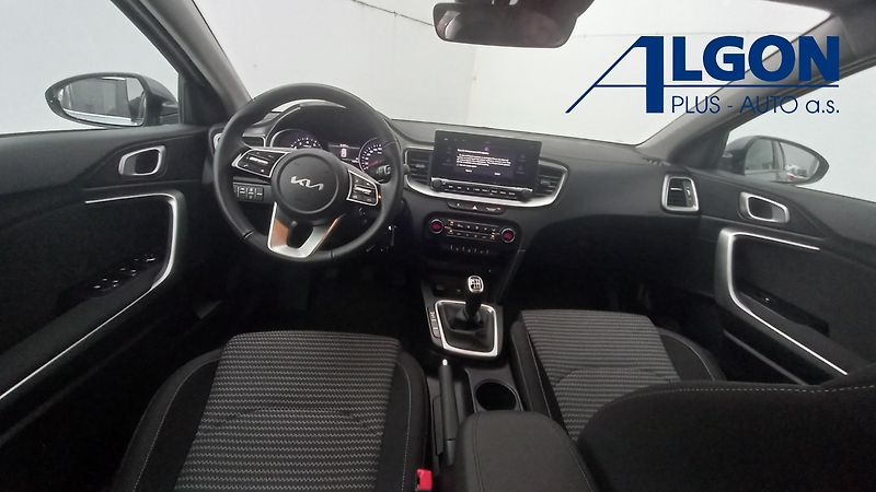 Kia Ceed SW (2025) 1,5 T-GDi GPF TOP - fotka 12 z 19