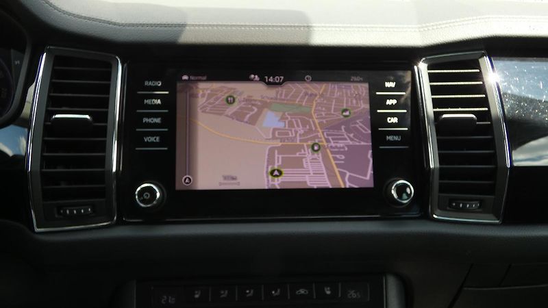 Škoda Kodiaq 2,0 TSI 140 kW L&K 4x4 DSG - fotka 15 z 26
