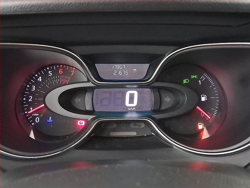 Renault Captur (2018) 1.2 TCe, Automat, ČR,1.maj - fotka 11 z 16