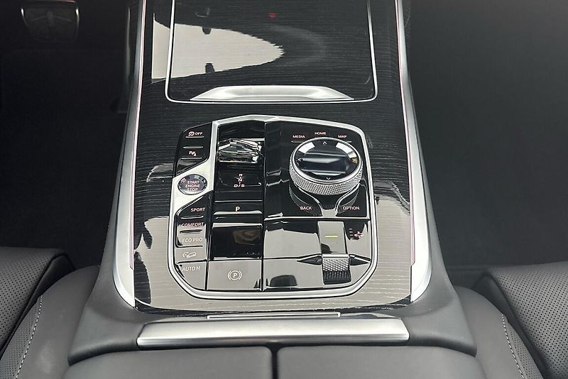 BMW X7 xDrive40d - fotka 22 z 25