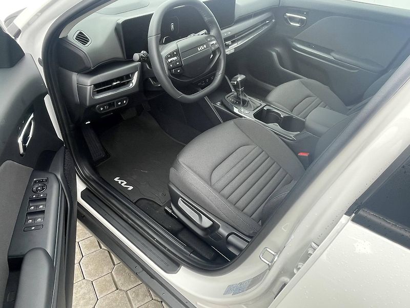 Kia K4 (2024) EXCLUSIVE 7DCT 1,6 T-GDi - fotka 5 z 6