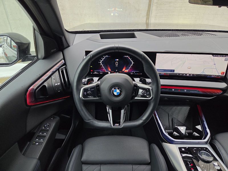 BMW X3 (2025) 20i xDrive M Sport - fotka 14 z 16