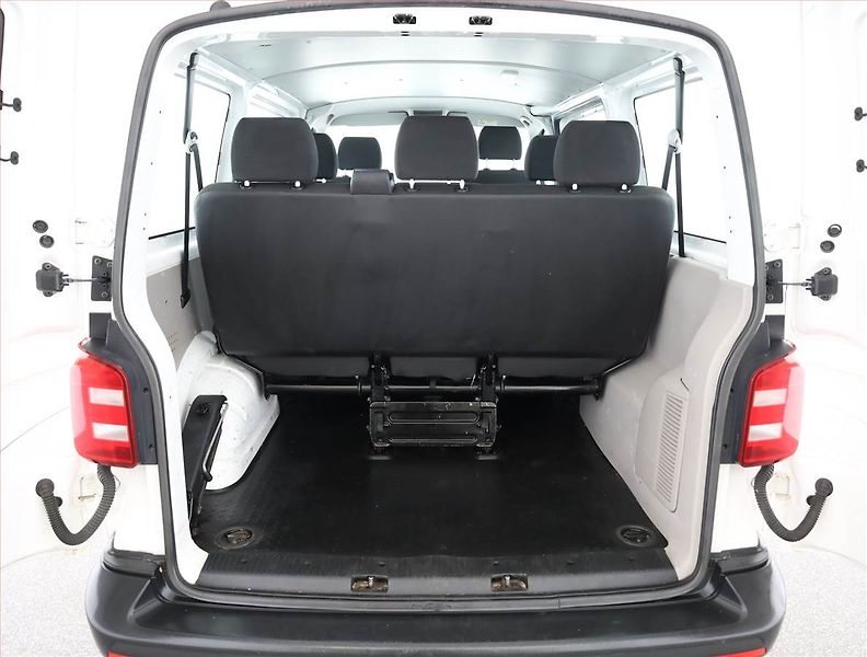 Volkswagen Transporter (2016) 2.0 TDI, Bus, 8Míst, ČR - fotka 13 z 13