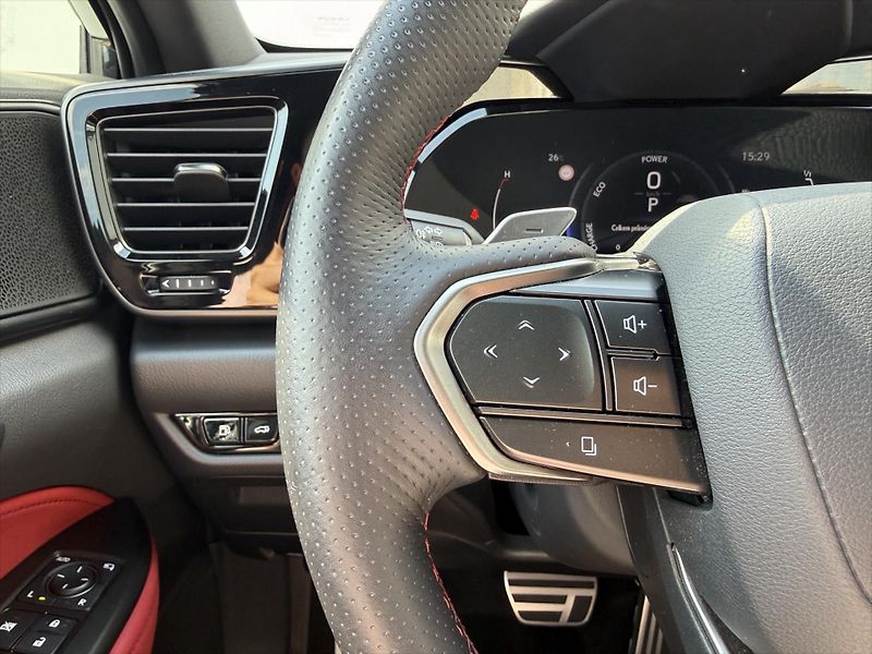 Lexus NX 350h 2,5 F-sport, 4x4 - fotka 12 z 28