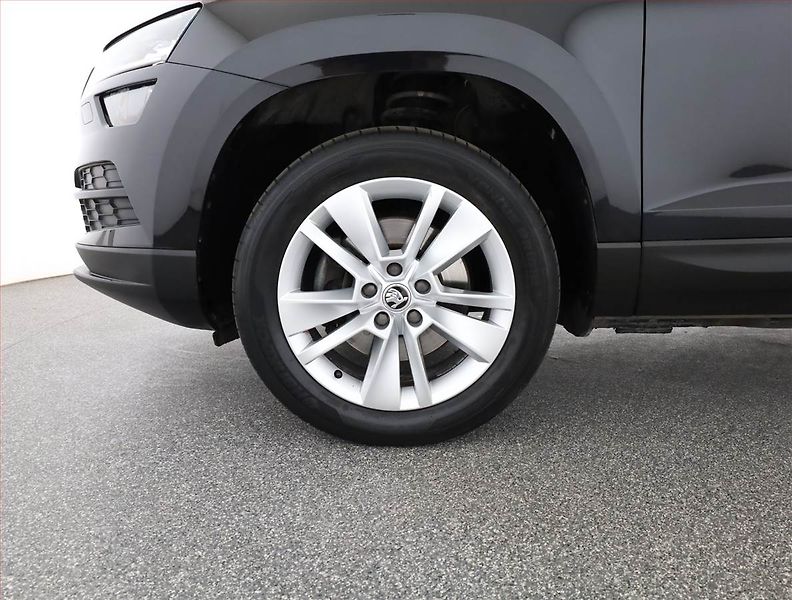 Škoda Karoq (2018) 1.0 TSI, Navi, Tempomat - fotka 17 z 17