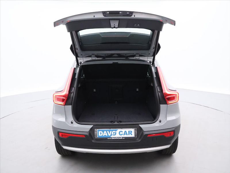 Volvo XC40 2.0 B3 120kW Core DCT CZ DPH - fotka 9 z 35