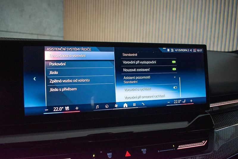 BMW Řada 5 540d xDrive ///M*HK*ČR*ZÁRUKA - fotka 38 z 58
