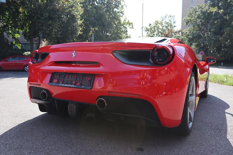 Ferrari 488 (2019) 488 GTB | 1. Majitel | ČR  - fotka 15 z 75