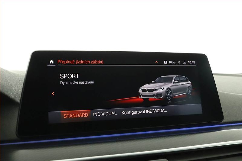BMW Řada 5 (2021) 530d xDrive - fotka 13 z 20