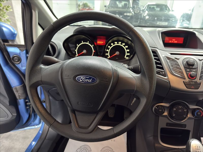 Ford Fiesta 1,2   i 83.000KM SERVIS ALU ST - fotka 7 z 19