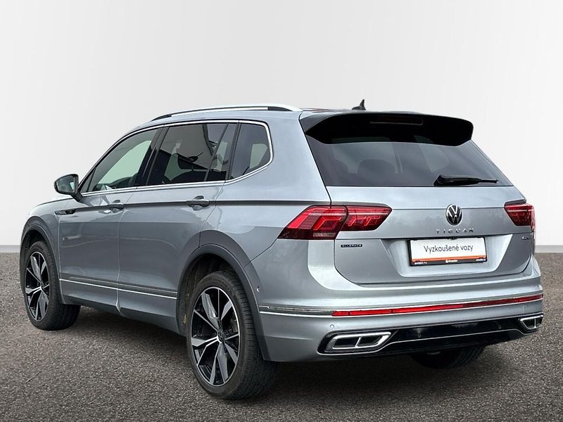 Volkswagen Tiguan R-LINE - fotka 15 z 29