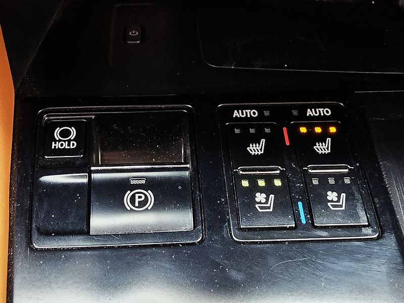 Lexus RX 300 2.0 175kW 4x4 1.Maj. ČR - DPH - fotka 14 z 41