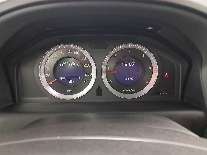 Volvo XC60 (2010) D5, 4X4, Xenony, Tempomat - fotka 11 z 18