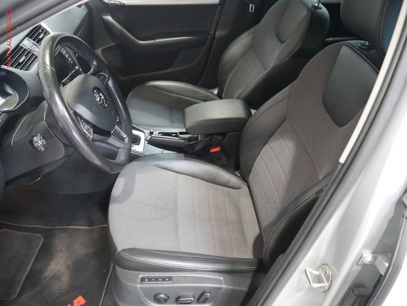 Škoda Octavia (2015) 1.6 TDi, DSG, navi - fotka 9 z 29