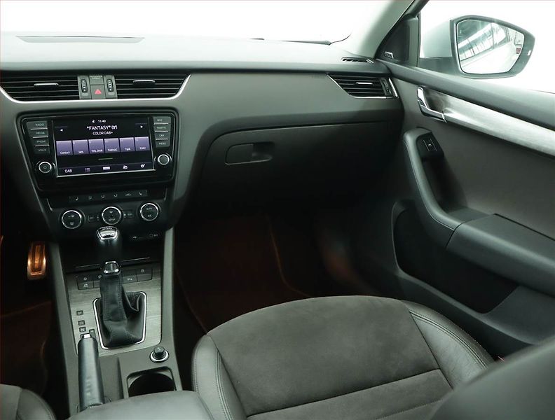 Škoda Octavia (2015) Scout 1.8 TSI, 4X4, Automat - fotka 8 z 18
