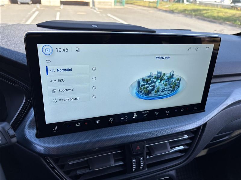 Ford Kuga 2,5 HEV 111kW Blue Cruise - fotka 35 z 49