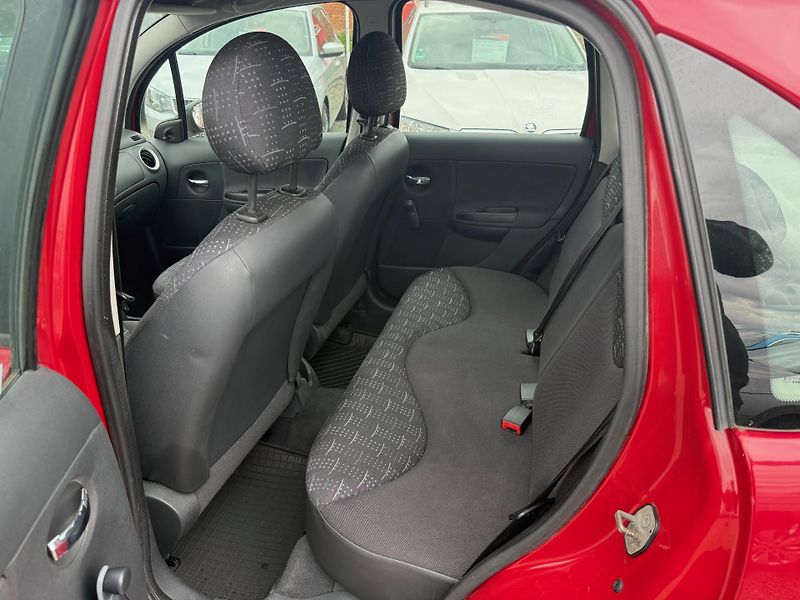 Citroën C3 1.1i - fotka 11 z 13