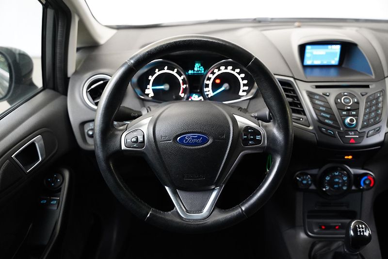 Ford Fiesta - fotka 17 z 23