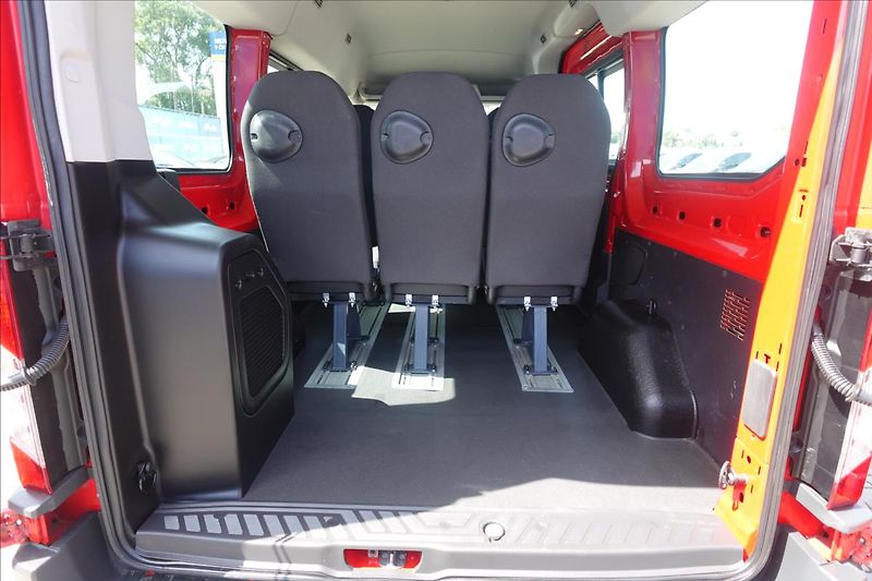 Ford Transit 2,2 TDCi  L2H2 9MÍST BUS KLIMA - fotka 11 z 31