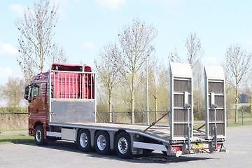 MAN TGX (2015) 33.560 8x4 transport strojů EU - fotka 7 z 21