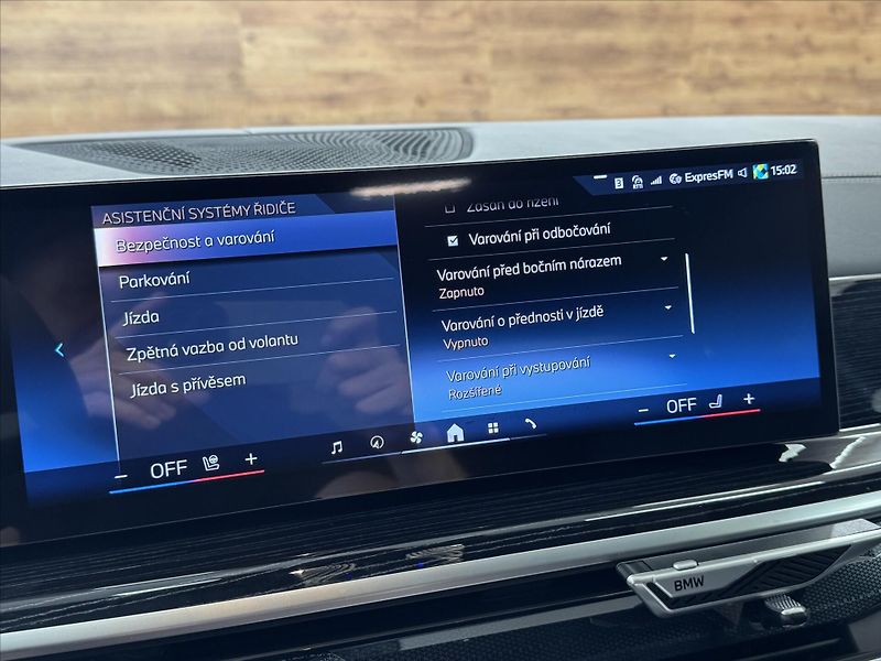 BMW X5 40d M-SPORT VZDUCH ZÁRUKA - fotka 25 z 37