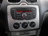 Ford Focus (2010) 1.6 16V, nová STK, Tažné - náhled 9
