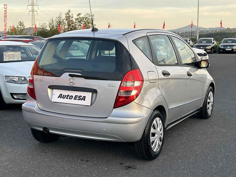 Mercedes-Benz Třídy A (2006) 2.0 CDi A 180, STK8/28 - fotka 4 z 10