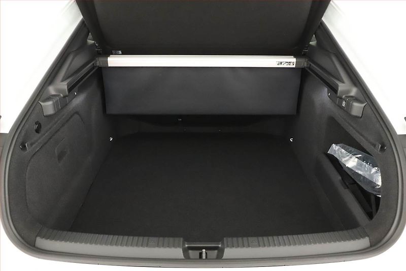 Škoda Superb (2025) 2.0 TDI, SPORTLINE, KAMERA - fotka 19 z 20