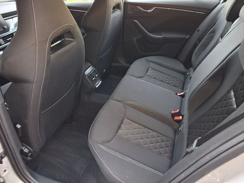 Škoda Kamiq (2021) Style DSG 1,0TSi 81kW - fotka 7 z 33