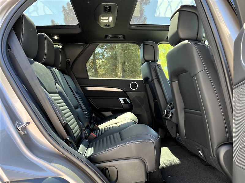 Land Rover Discovery (2026) 3,0 D250 DYNAMIC SE AWD - fotka 38 z 41
