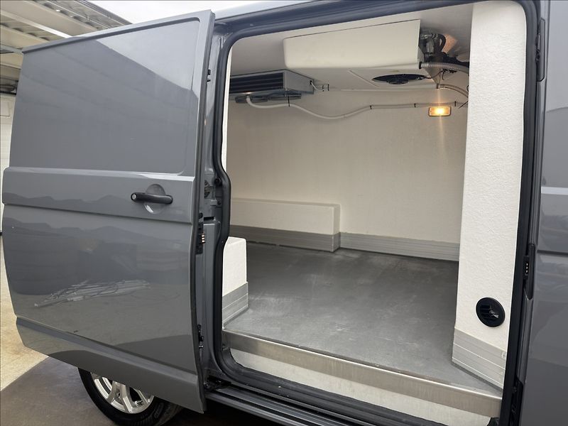 Volkswagen Transporter 2,0 2XCHLAĎÁK DPH NZ.TOP ČR - fotka 28 z 33